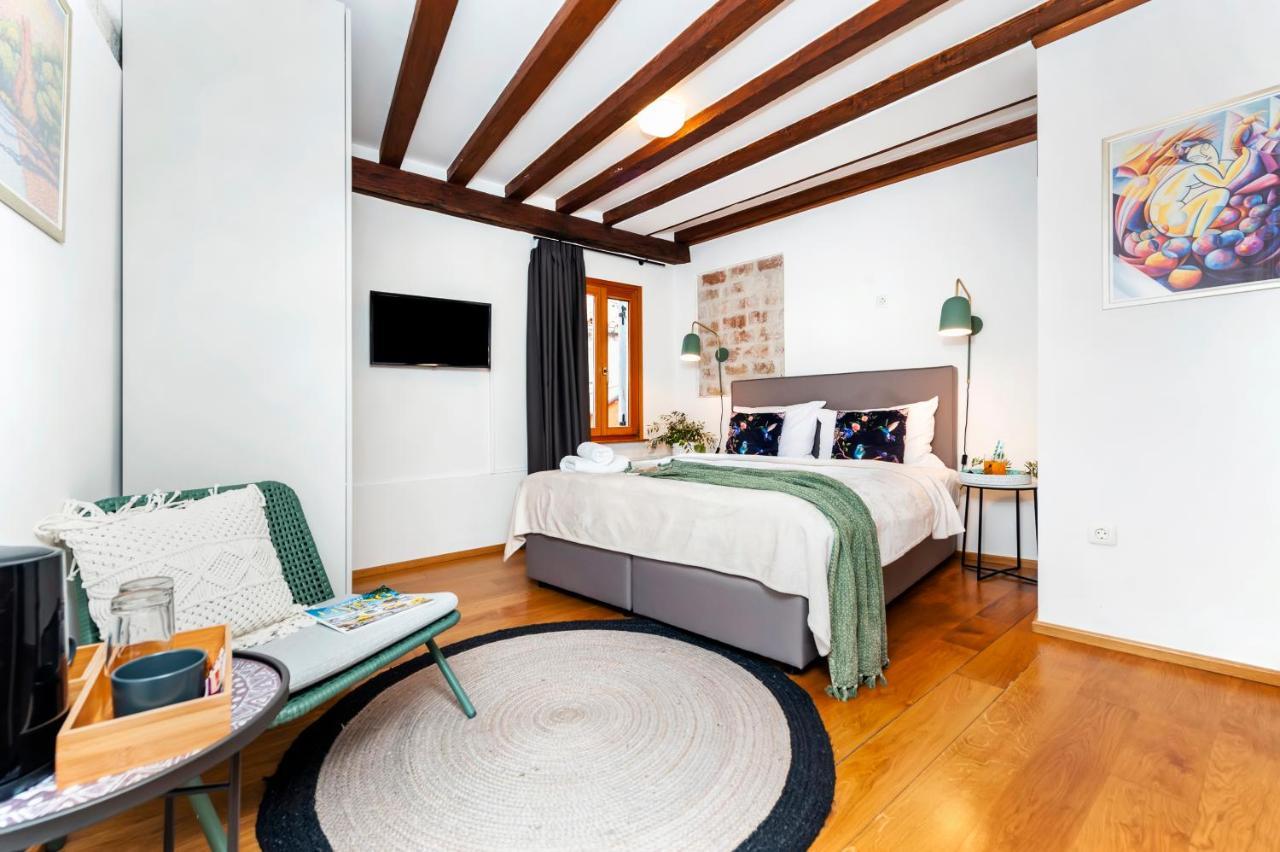 Noemi'S Rooms Ровинь Экстерьер фото