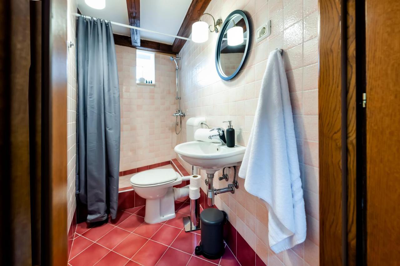 Noemi'S Rooms Ровинь Экстерьер фото