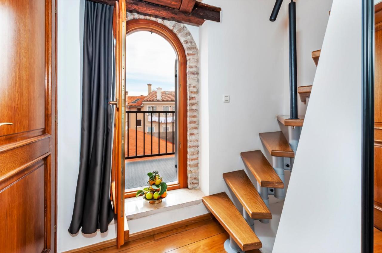 Noemi'S Rooms Ровинь Экстерьер фото
