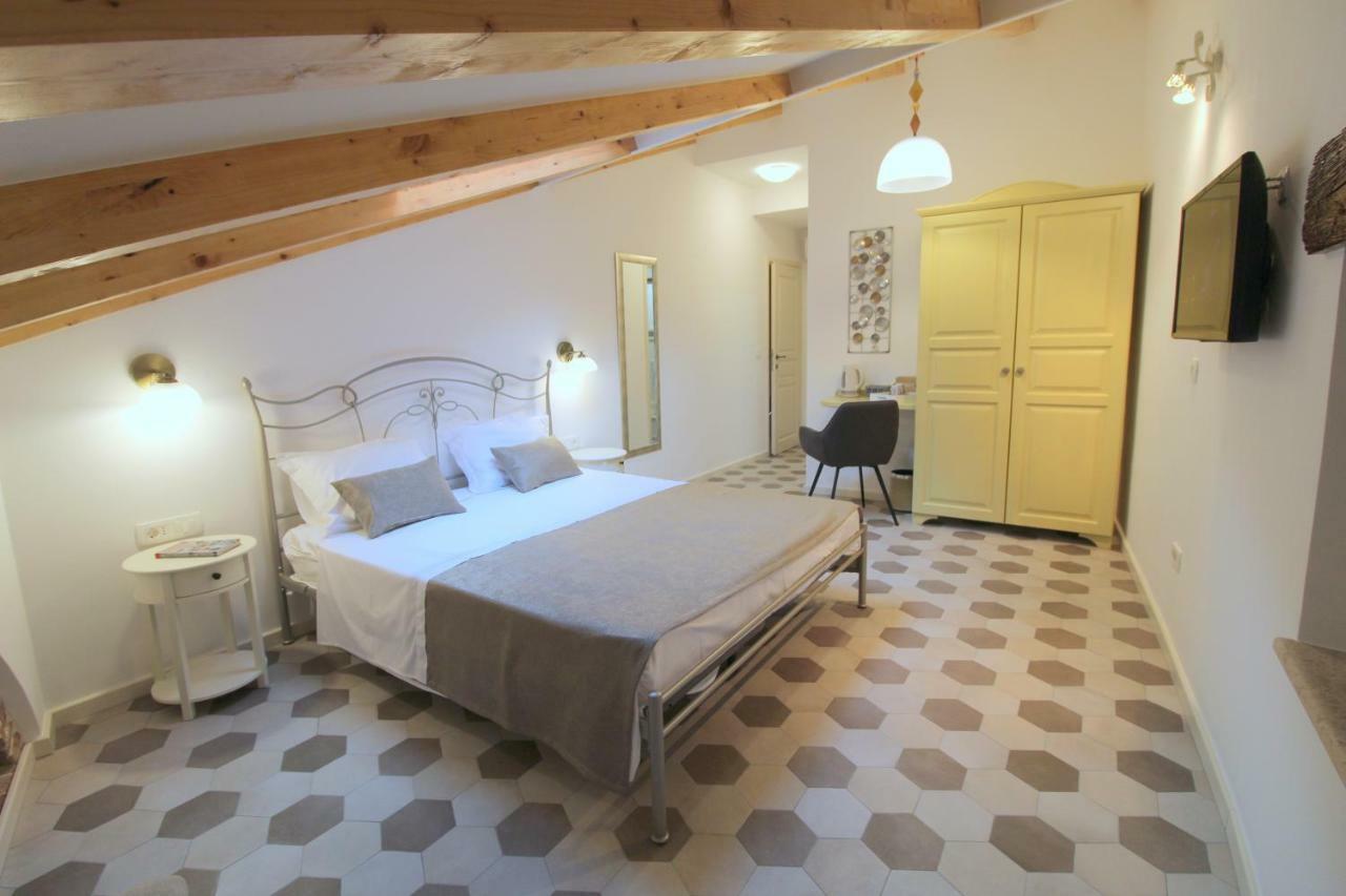 Noemi'S Rooms Ровинь Экстерьер фото