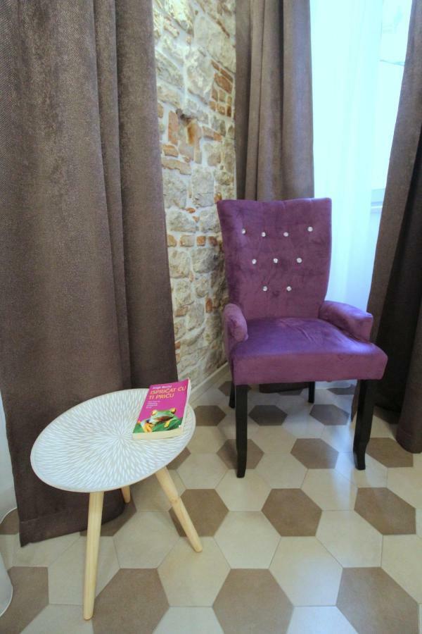 Noemi'S Rooms Ровинь Экстерьер фото