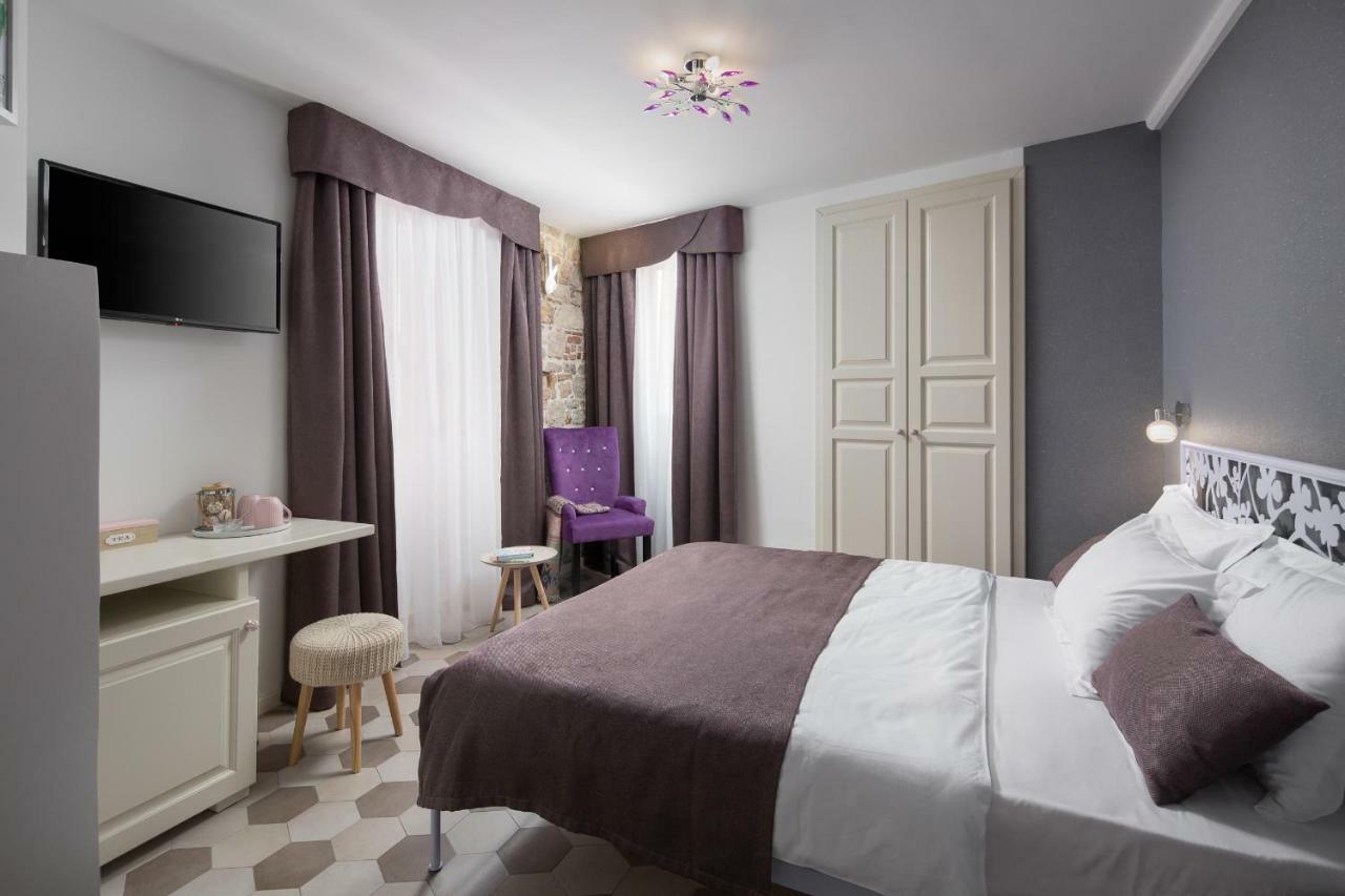 Noemi'S Rooms Ровинь Экстерьер фото