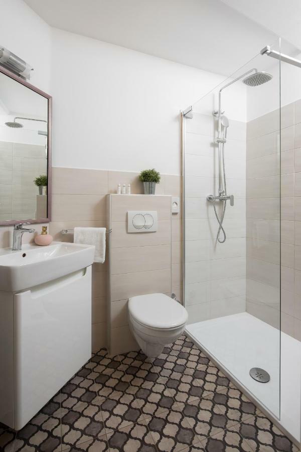 Noemi'S Rooms Ровинь Экстерьер фото