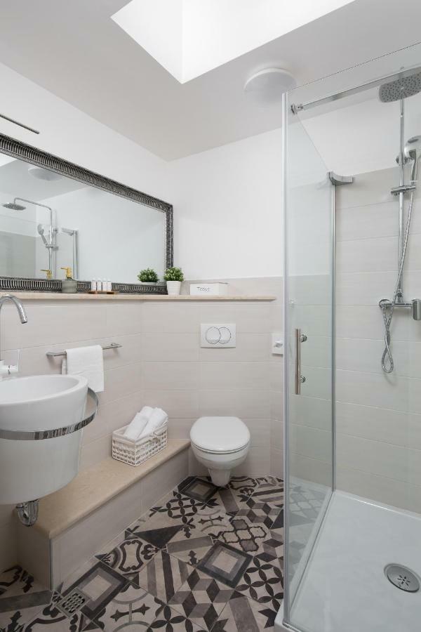 Noemi'S Rooms Ровинь Экстерьер фото